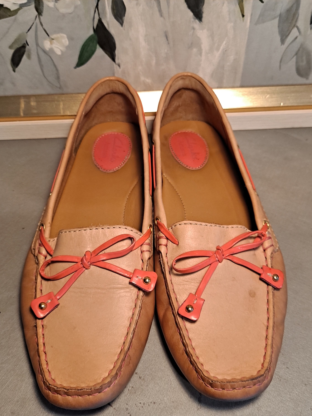 Clarks Artisan Tan Leather Dunbar Racer Driver Moccasin Loafers Pink Bow Accents